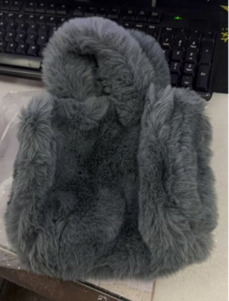 👜 Flauschige Plüsch-Handtasche mit Kette – Wintertraum für Damen